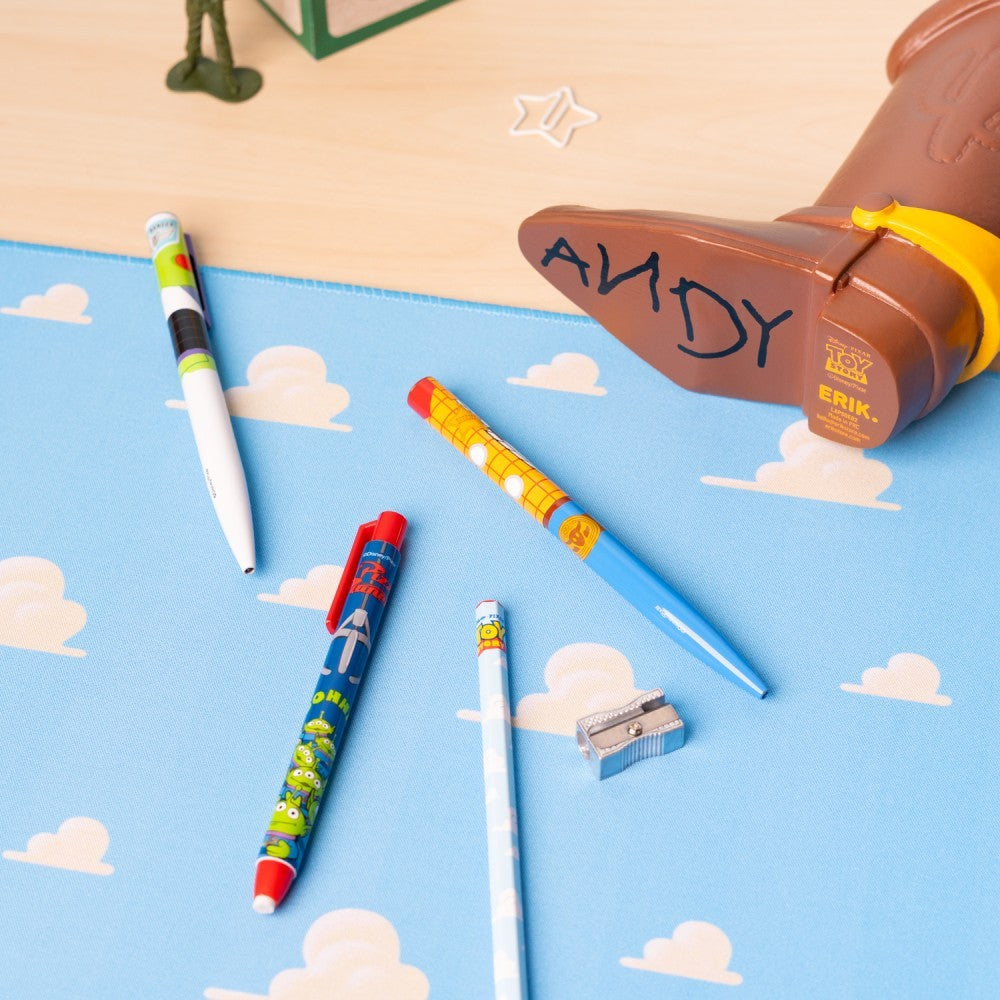 LAPICERO CON SET DE ESCRITURA DISNEY PIXAR TOY STORY BOTA WOODY